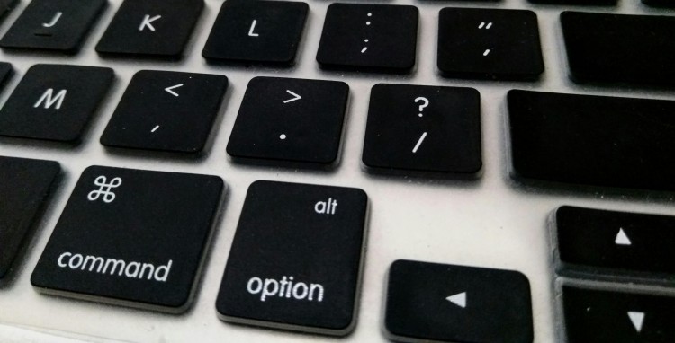 Gaming keyboard with aluminum build and PBT keycaps – Gaming Keyboard Features That Matter